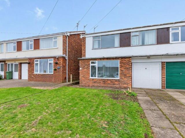Flat for sale in Radford Semele, Warwick