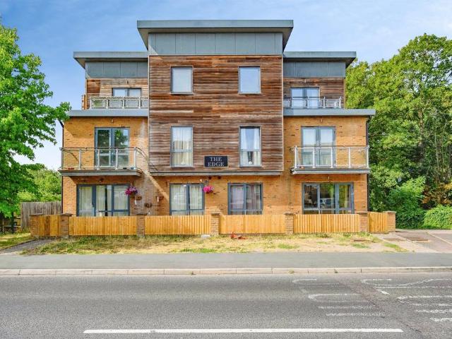 Flat for sale in Corner Hall, Dacorum