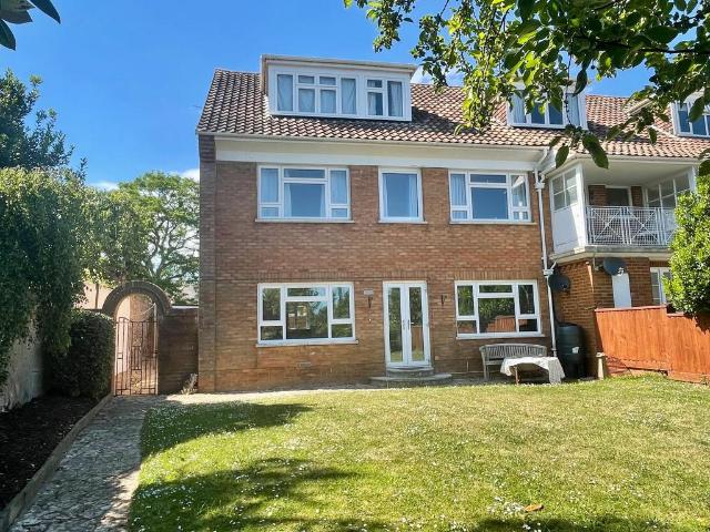 Flat for sale in Withycombe, Budlake
