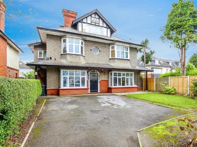 Flat for sale in Charminster, Bournemouth