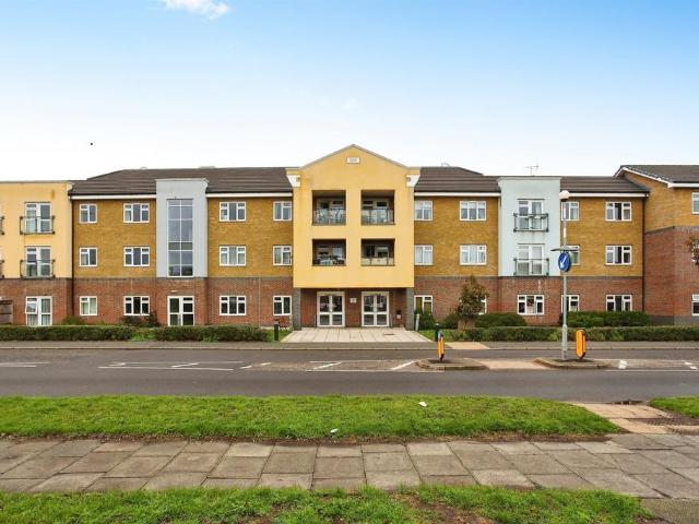 Flat for sale in Grove Park, Oad Street