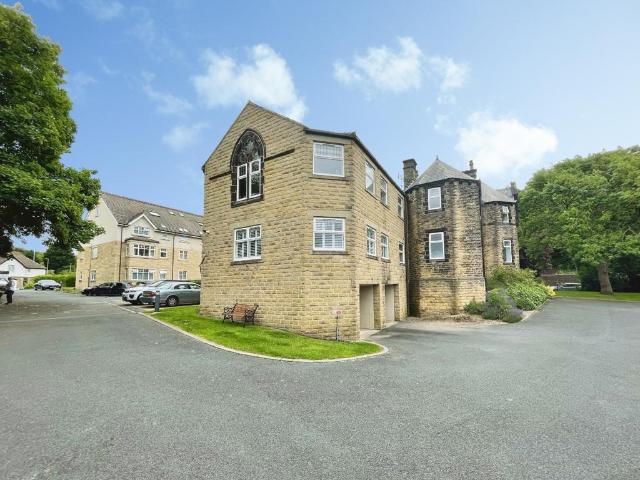 Flat for sale in Apperley Bridge, West Yorkshire