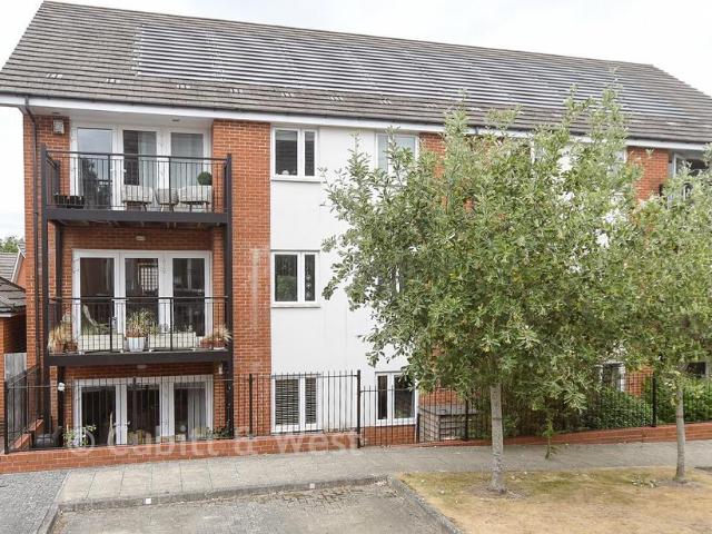 Flat for sale in Walstead, Perryfields