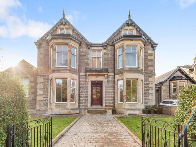Flat for sale in Bridge Of Allan, Scotland