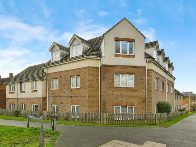 Flat for sale in Bedwell, Shephall