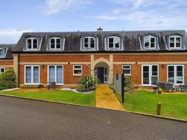 Flat for sale in Forge Wood, Crawley