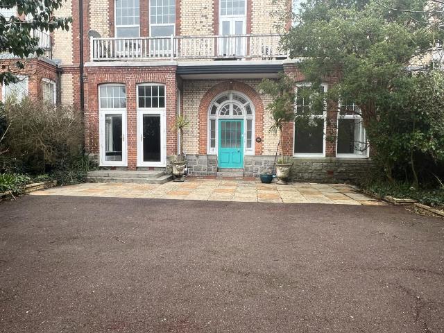 Flat for sale in Lipson, Mount Wise