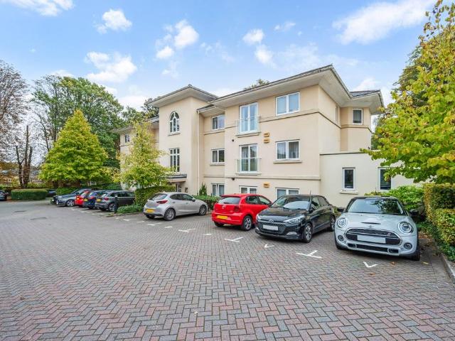 Flat for sale in Harestock, Winchester