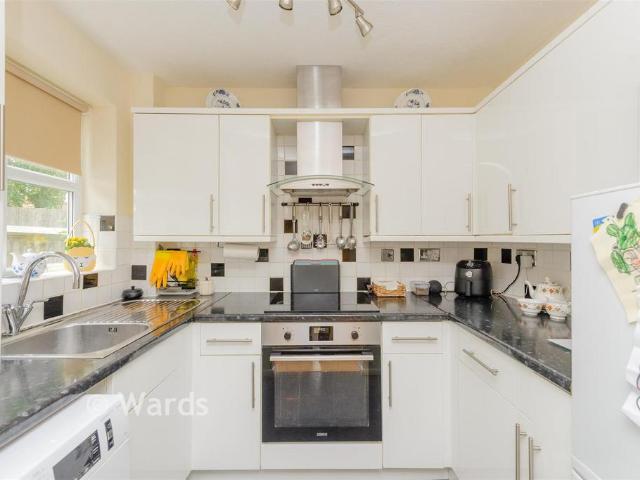 Flat for sale in Monks Orchard, Kent