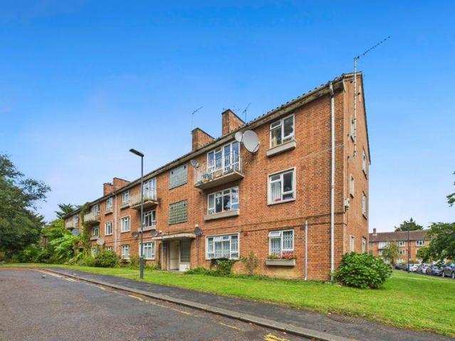 Flat for sale in Pinner, Isle Of Man