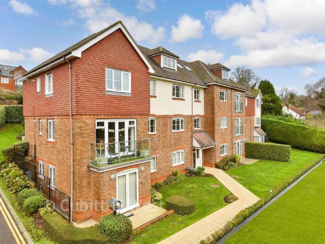 Flat for sale in Red Hill, Surrey