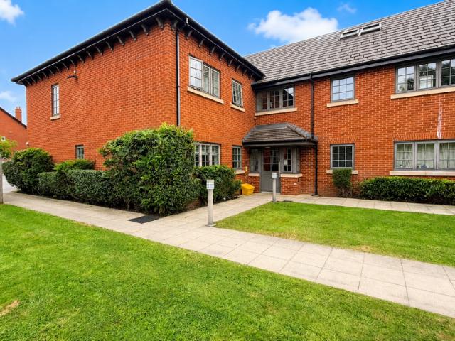 Flat for sale in Bramhall, Greater Manchester