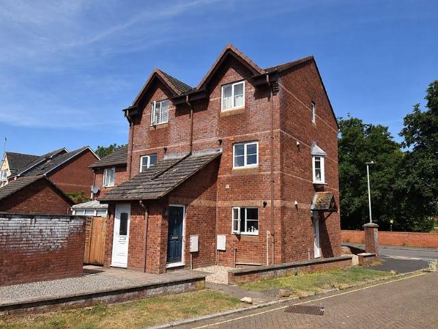 Flat for sale in Watergate, Devon