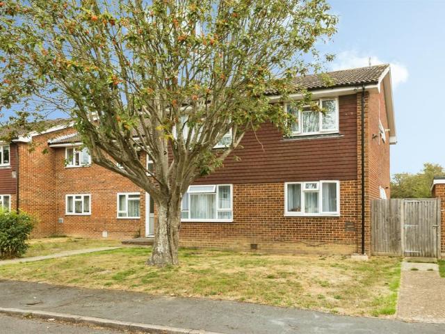 Flat for sale in Burstow, Hillview