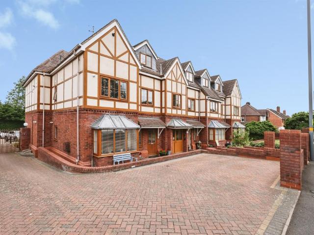 Flat for sale in West Midlands