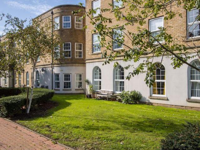 Flat for sale in Penarth Marina, Penarth