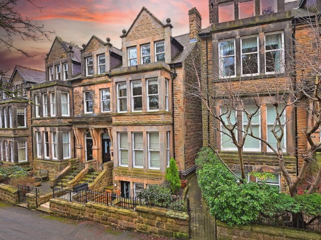 Flat for sale in Harlow, Harrogate