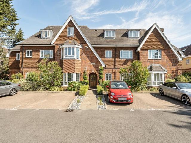 Flat for sale in Bray Wick, Maidenhead