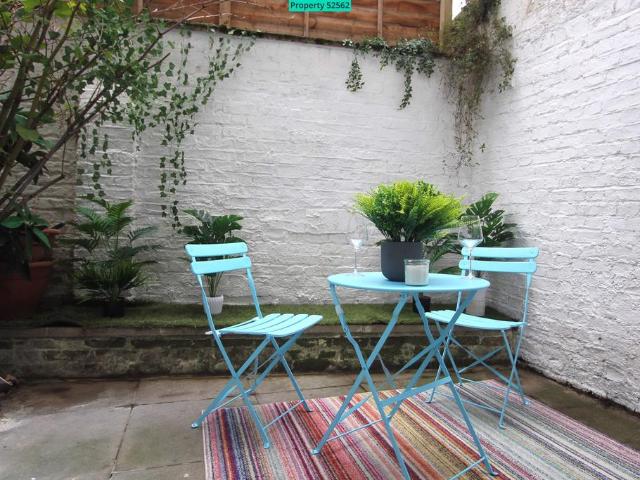 Flat for sale in Islington, Greater London