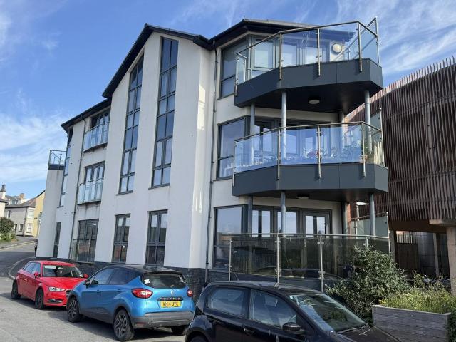 Flat for sale in Waun Fawr, Wales
