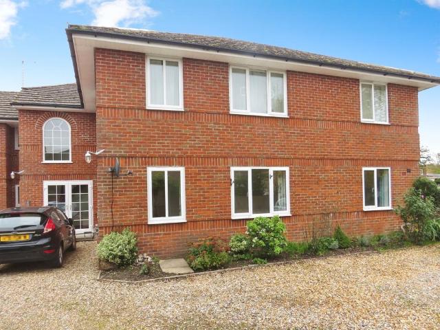 Flat for sale in Amesbury