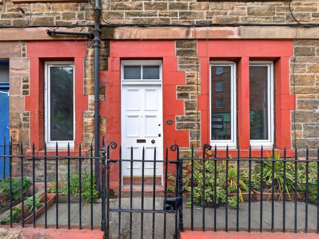Flat for sale in North Leith, Scotland