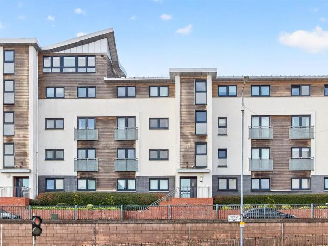Flat for sale in Sighthill, Scotland