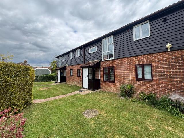 Flat for sale in Midway, Kent