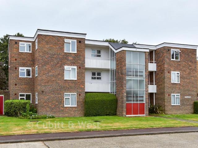 Flat for sale in Worthing, West Sussex