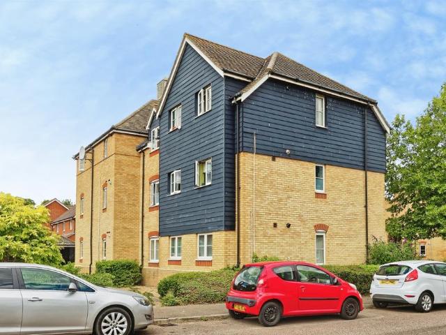 Flat for sale in The Bridge, Kent