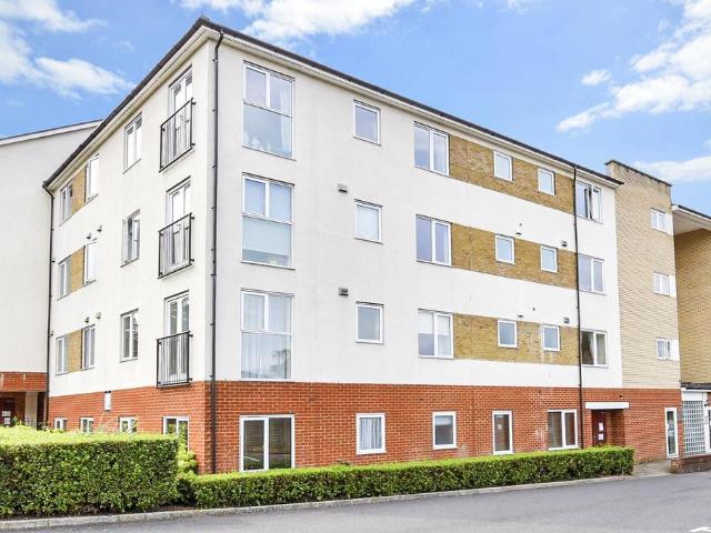 Flat for sale in Ringlestone, Midway