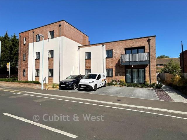 Flat for sale in Worthing, West Sussex