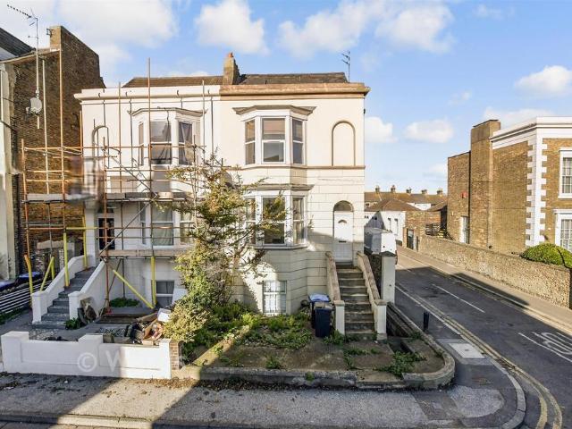 Flat for sale in West Cliff, Acol