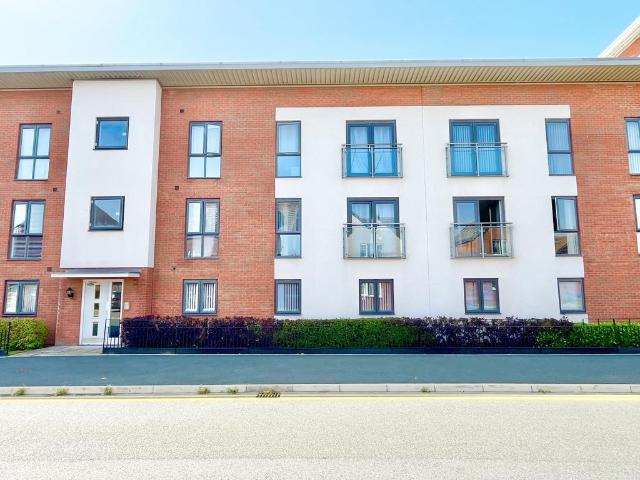 Flat for sale in Oxley, West Midlands