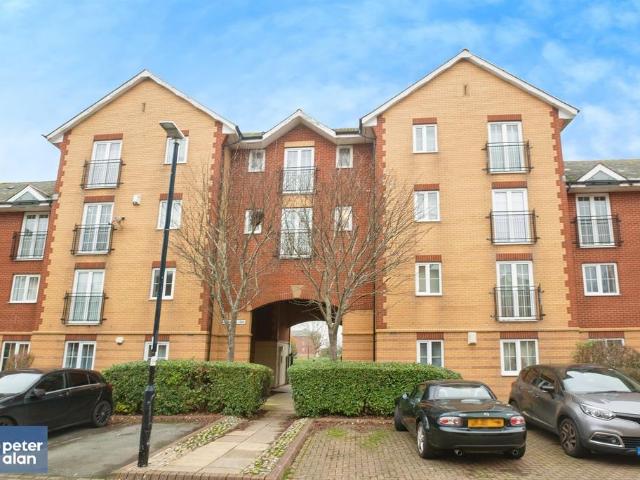 Flat for sale in Cardiff International Sports Village, Falcon Lodge