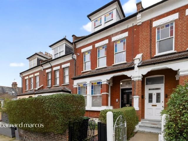 Flat for sale in Hornsey, Greater London