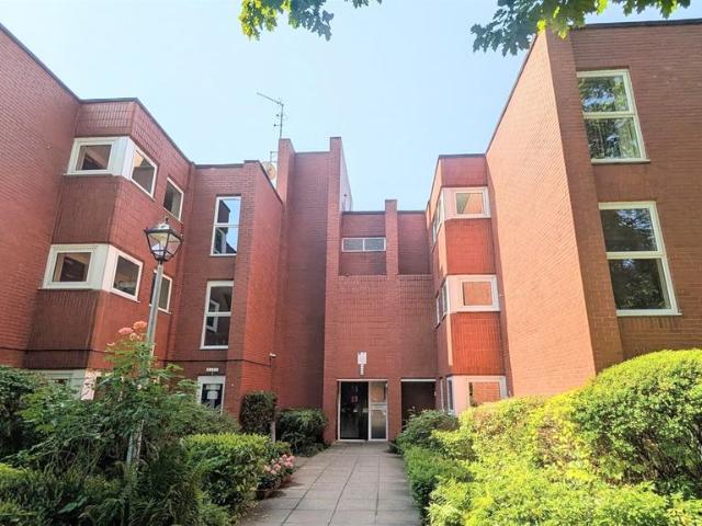 Flat for sale in Oxton, Wirral