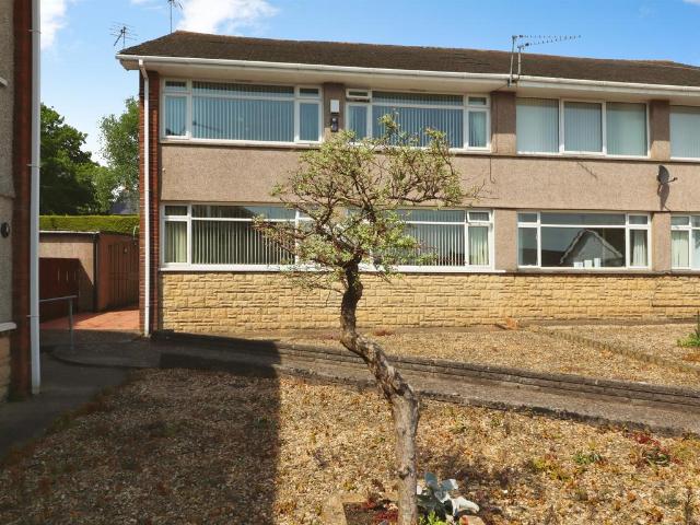 Flat for sale in Sully, Wales