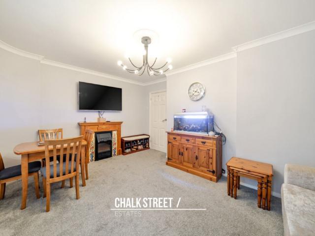 Flat for sale in Elm Park, Greater London