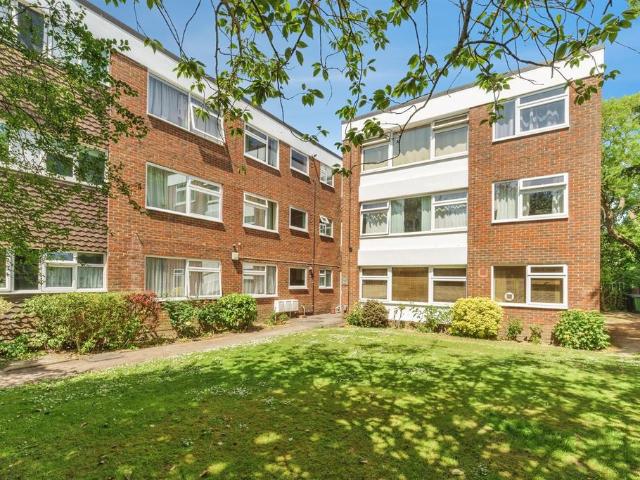 Flat for sale in West Worthing, Worthing