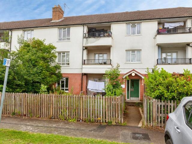 Flat for sale in Slough