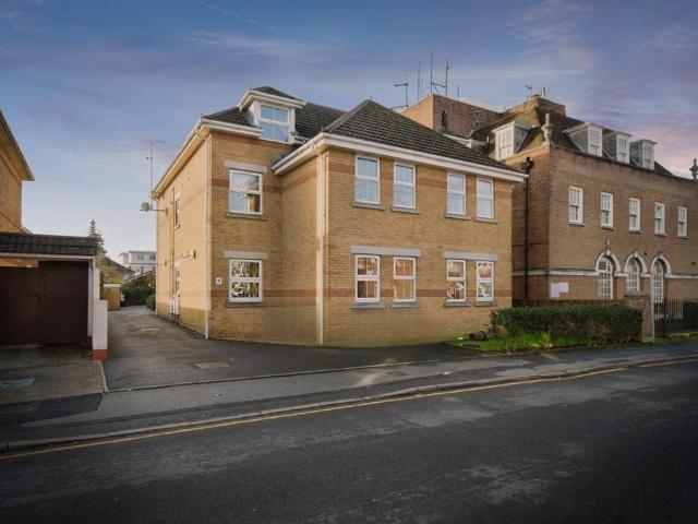 Flat for sale in Talbot Village, Bournemouth
