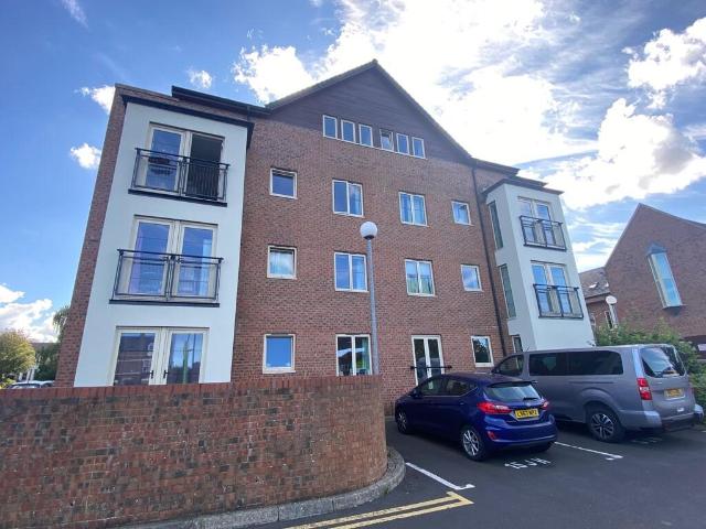 Flat for sale in Foss Islands, High Field