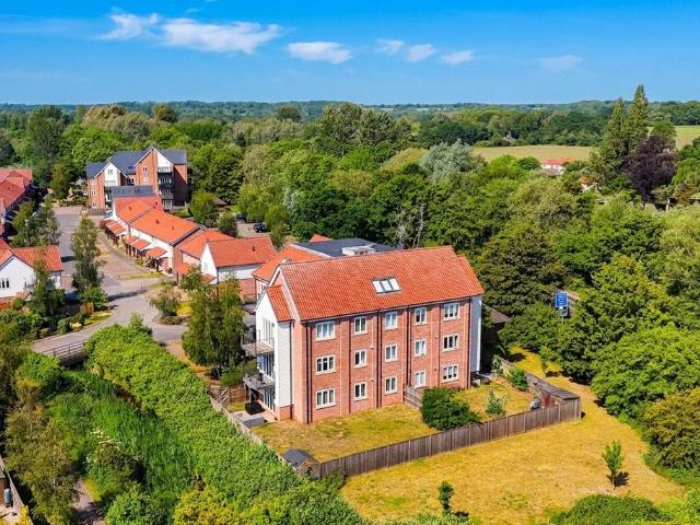 Flat for sale in Burgh St Peter, Norfolk