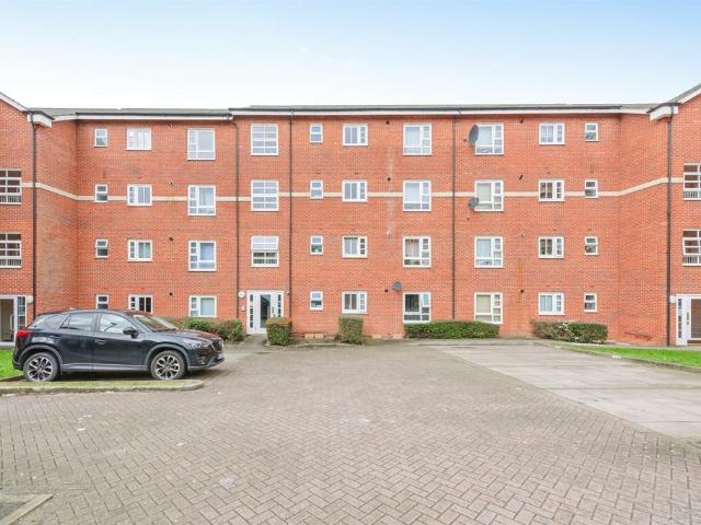 Flat for sale in Gravelly Hill, West Midlands