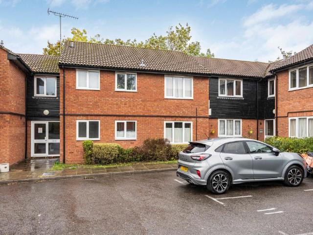 Flat for sale in Little Bookham, Mole Valley