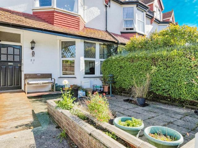 Flat for sale in Livermead