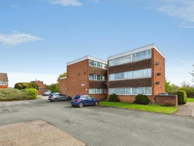 Flat for sale in Tollbar End, West Midlands
