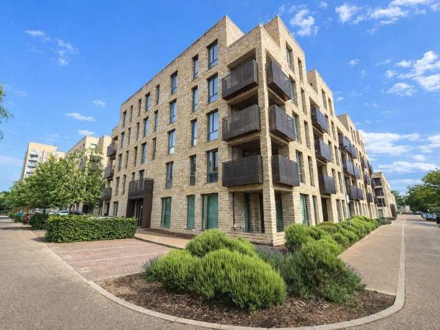 Flat for sale in Greater London