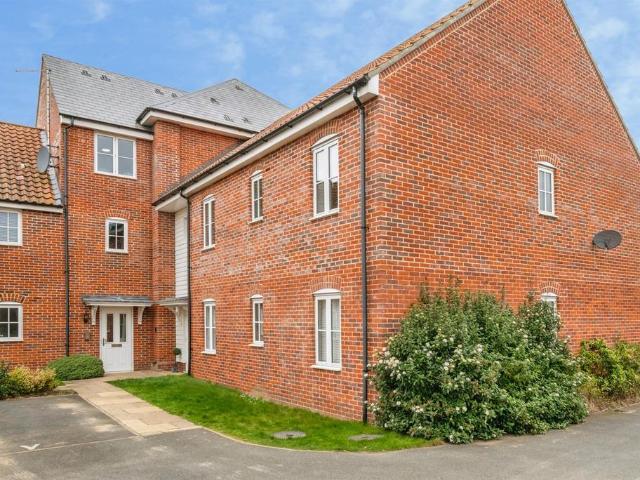 Flat for sale in Comers, Norfolk